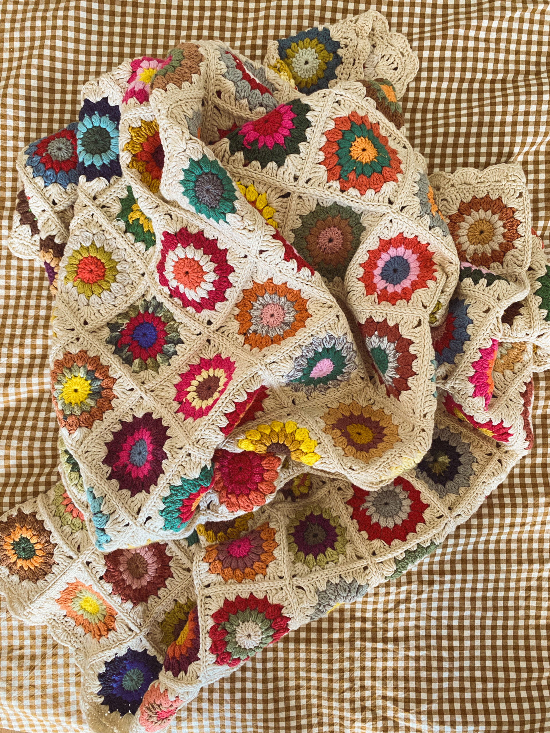 couverture en crochet sunburst granny square